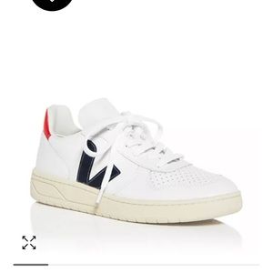 Veja V-10 Low Top Sneakers (size 38/ 7.5)